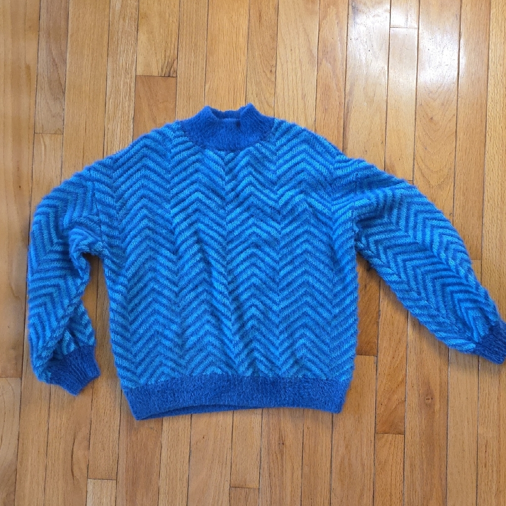 Pink Lily Blue Chevron Crewneck Sweater